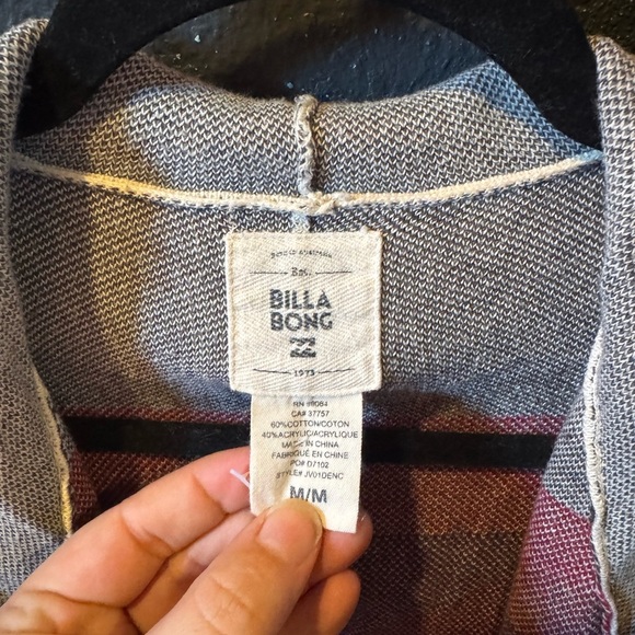 Billabong Cream, Blue and Red Hooded Short Sleeve Cardigan Size Medium - Picture 4 of 5